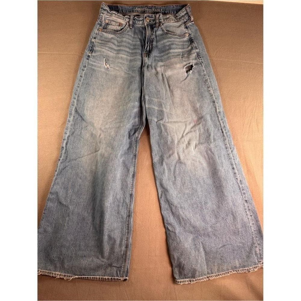 Women's Light Wash Wide Leg Jeans Relaxed Fit Distressed Ripped 5 Pocket Denim